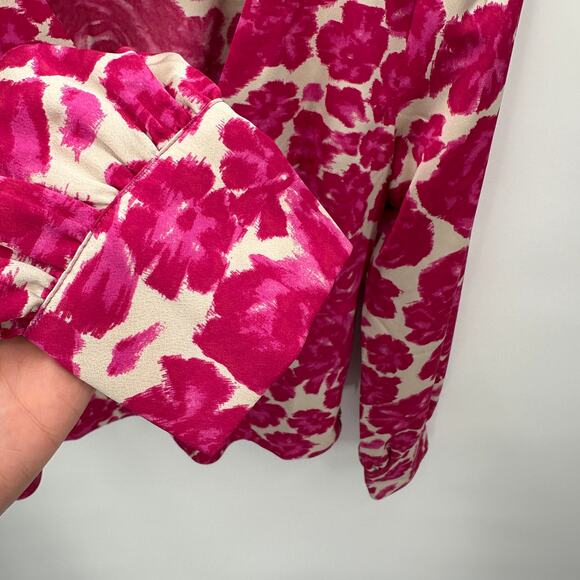 J.Crew Barbie Pink Floral Print Deep V-neck Faux Button Front Fitted Blouse // 2 - Picture 7 of 13